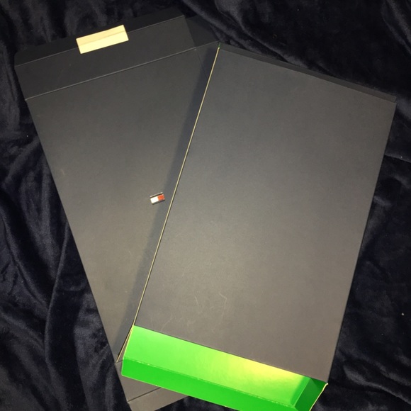 Tommy Hilfiger Boxes - Picture 2 of 2
